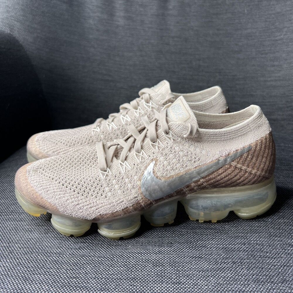 Nike Air VaporMax Flyknit Sneakers Womens 7 Running String/Chrome Sunset Glow